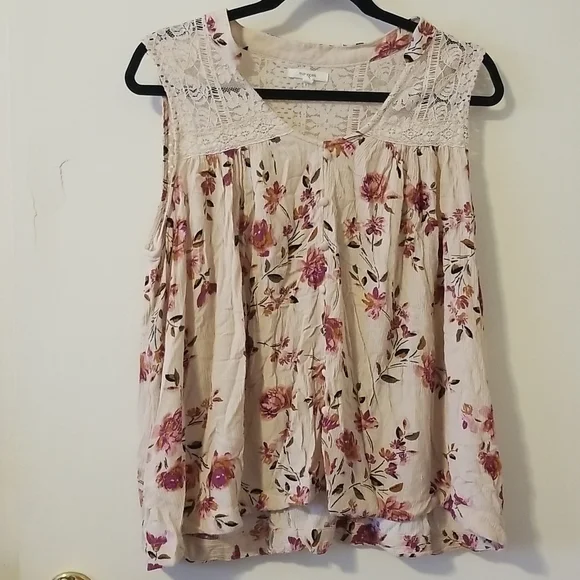 Lace Floral Summer Blouse - Picture 1 of 5